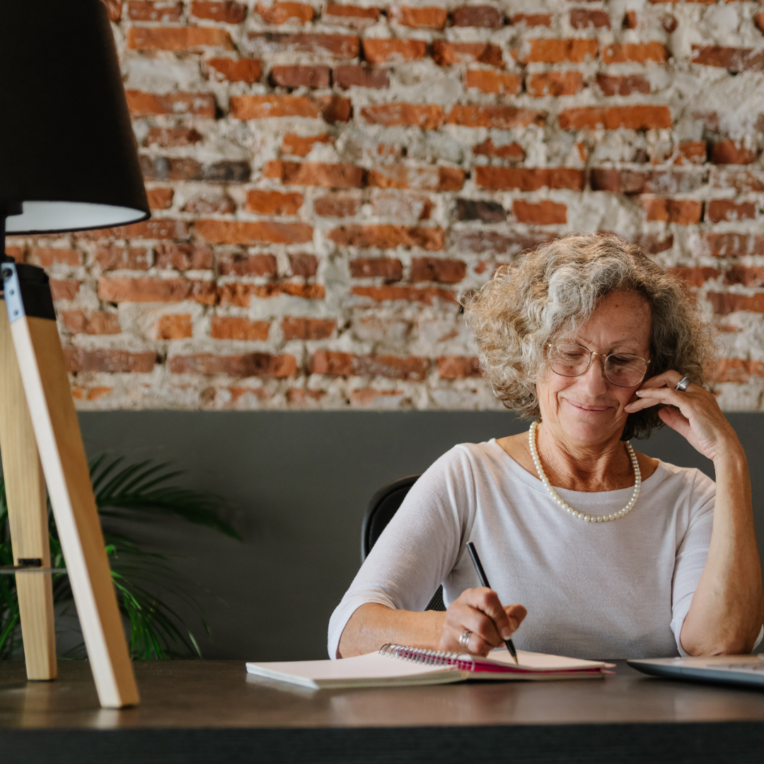 The No-Tech Hustle™ – How Seniors Can Use AI to Make Money From Home